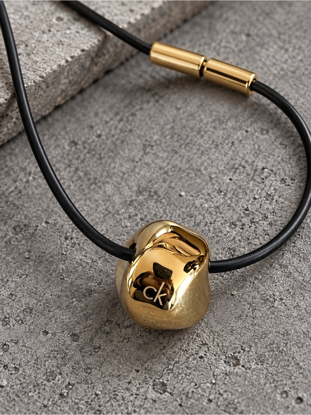 Calvin Klein Sculptural Stone Pendant Necklace NWT • Gold Tone • Box & Dust Bag